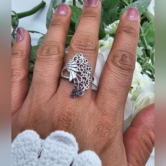 ♥️ Crowned Feathers Ring - Picture 4 of 6